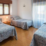 Habitación de apartamentos rurales de vacaciones en Cantabria